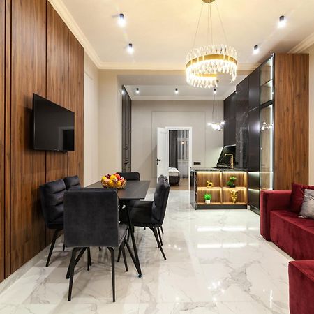 Leogrand Vip On Svobody Avenue 43 Lviv Exterior foto
