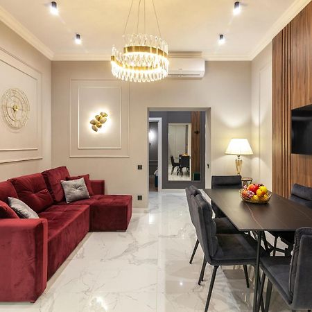 Leogrand Vip On Svobody Avenue 43 Lviv Exterior foto
