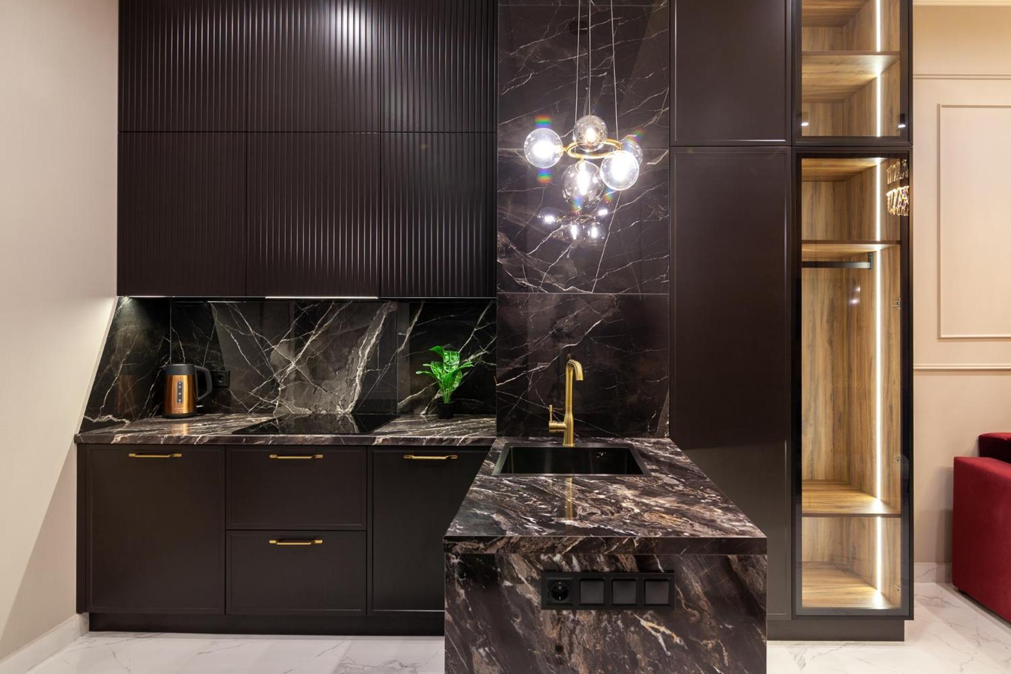 Leogrand Vip On Svobody Avenue 43 Lviv Exterior foto