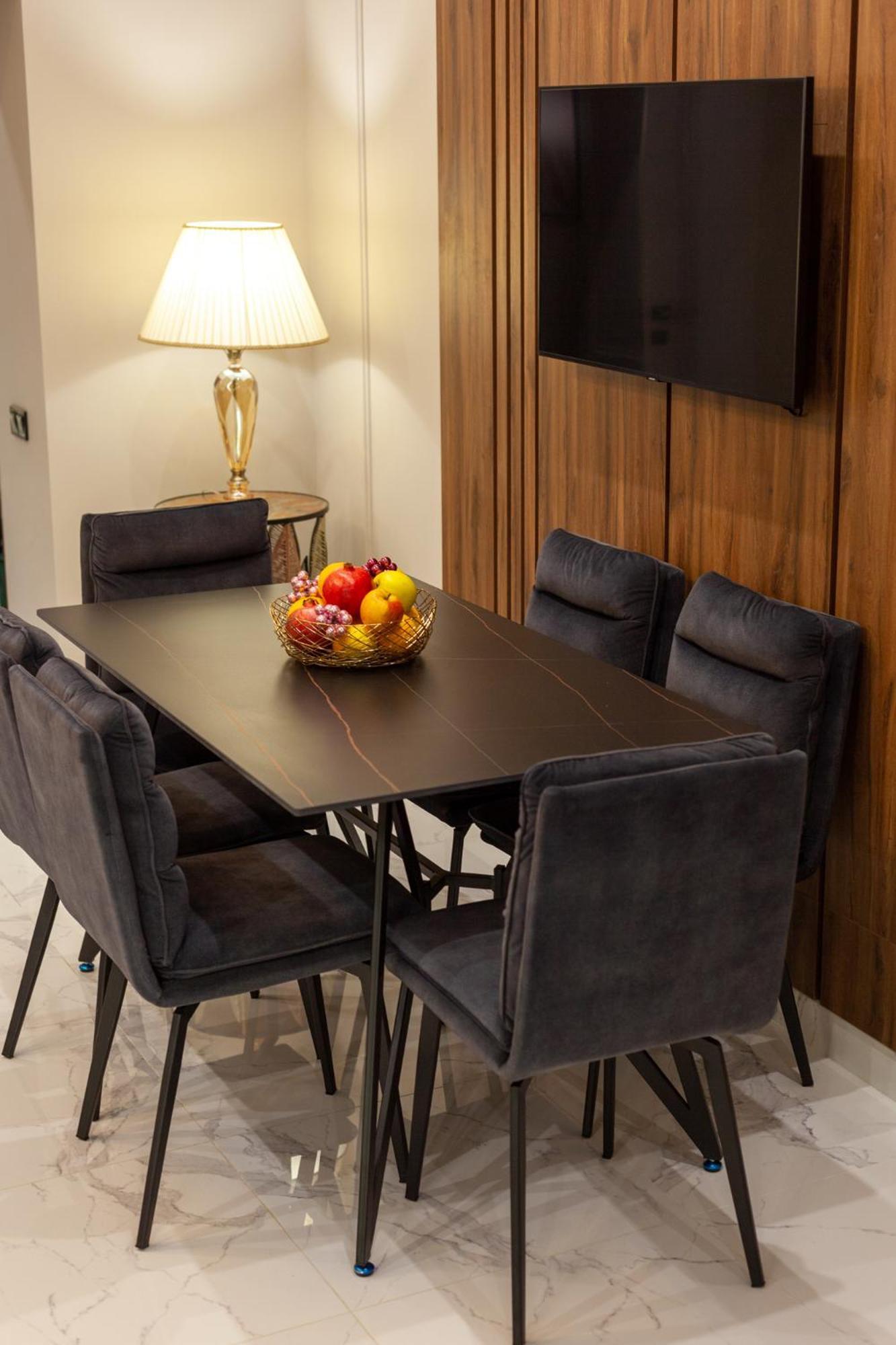 Leogrand Vip On Svobody Avenue 43 Lviv Exterior foto