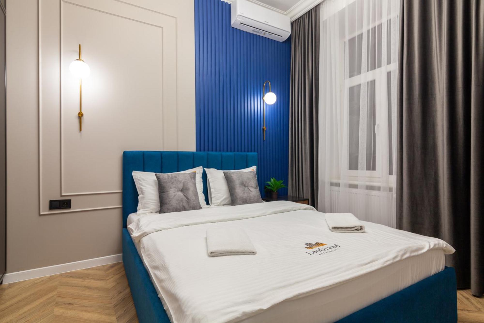 Leogrand Vip On Svobody Avenue 43 Lviv Exterior foto