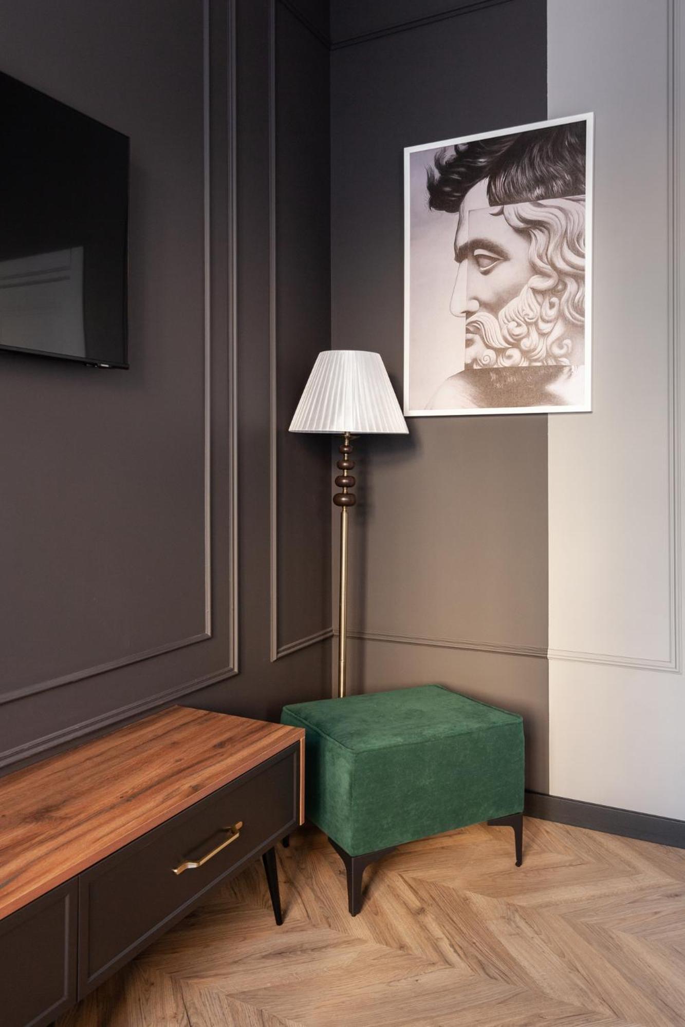 Leogrand Vip On Svobody Avenue 43 Lviv Exterior foto