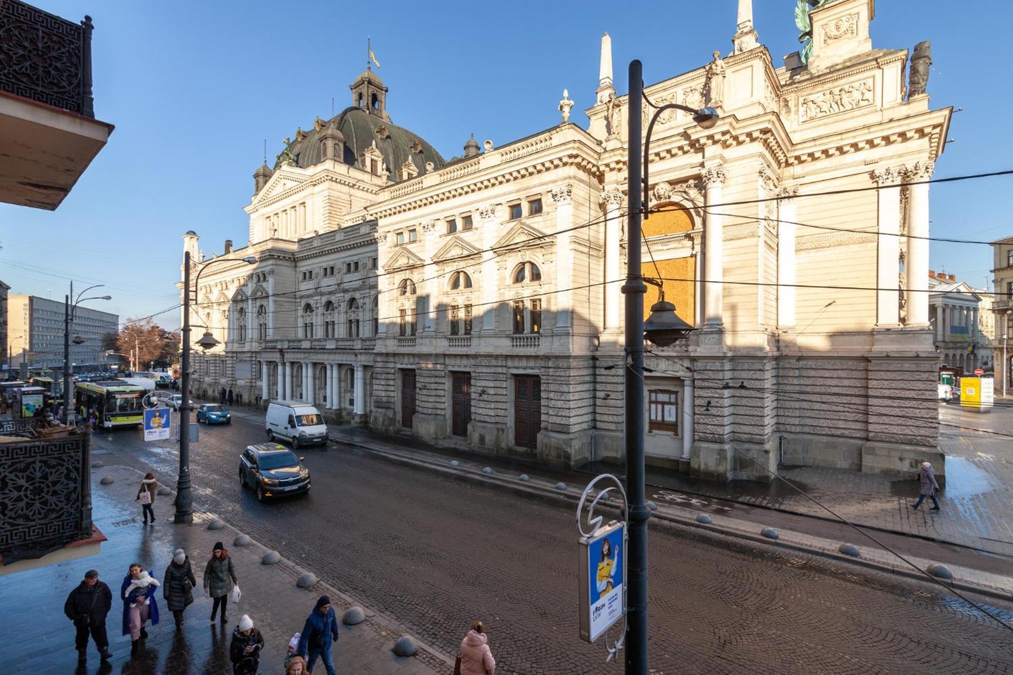 Leogrand Vip On Svobody Avenue 43 Lviv Exterior foto