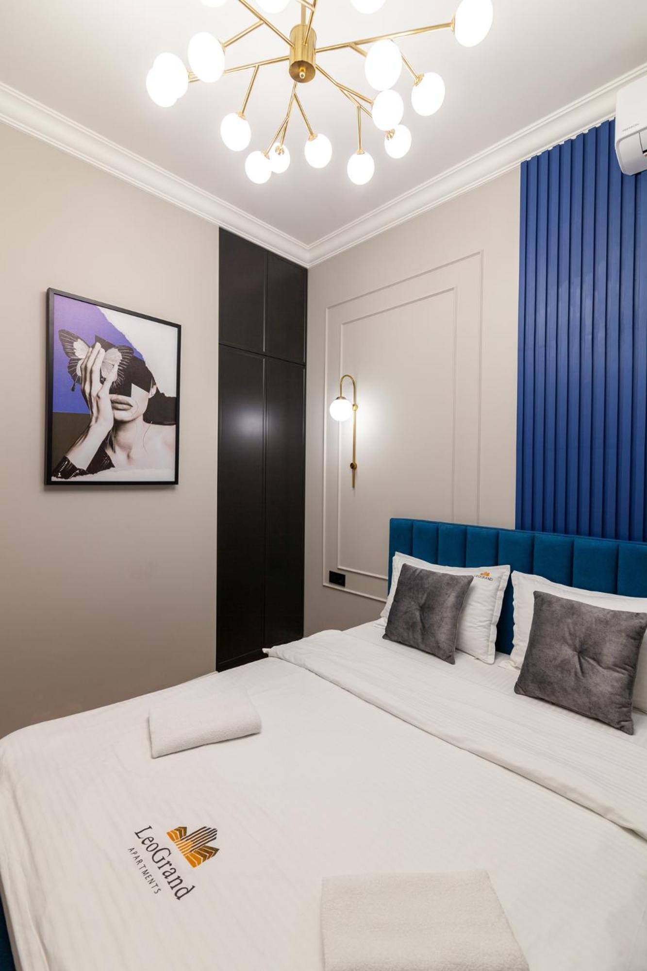 Leogrand Vip On Svobody Avenue 43 Lviv Exterior foto